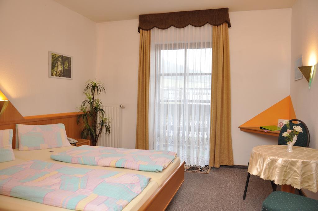 Hotel Fasold Sulzfeld  Oda fotoğraf