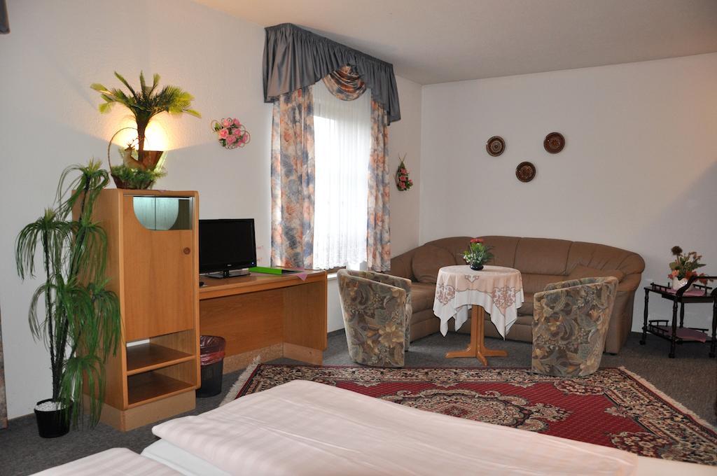 Hotel Fasold Sulzfeld  Oda fotoğraf