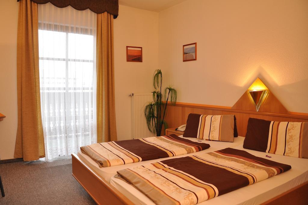 Hotel Fasold Sulzfeld  Oda fotoğraf