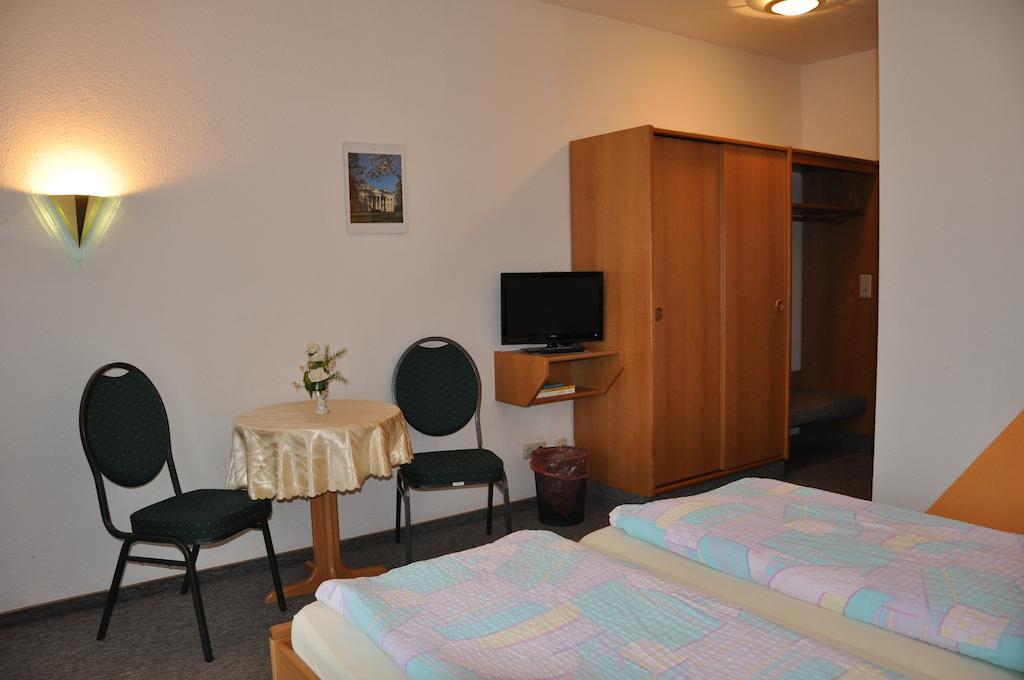 Hotel Fasold Sulzfeld  Oda fotoğraf