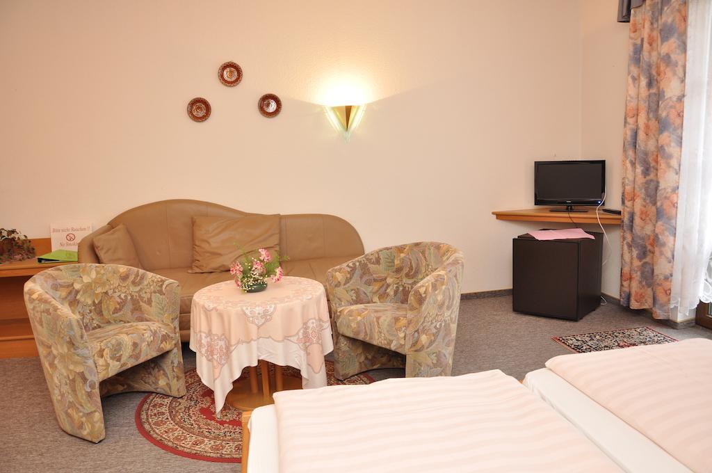 Hotel Fasold Sulzfeld  Oda fotoğraf