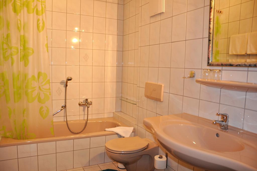 Hotel Fasold Sulzfeld  Oda fotoğraf