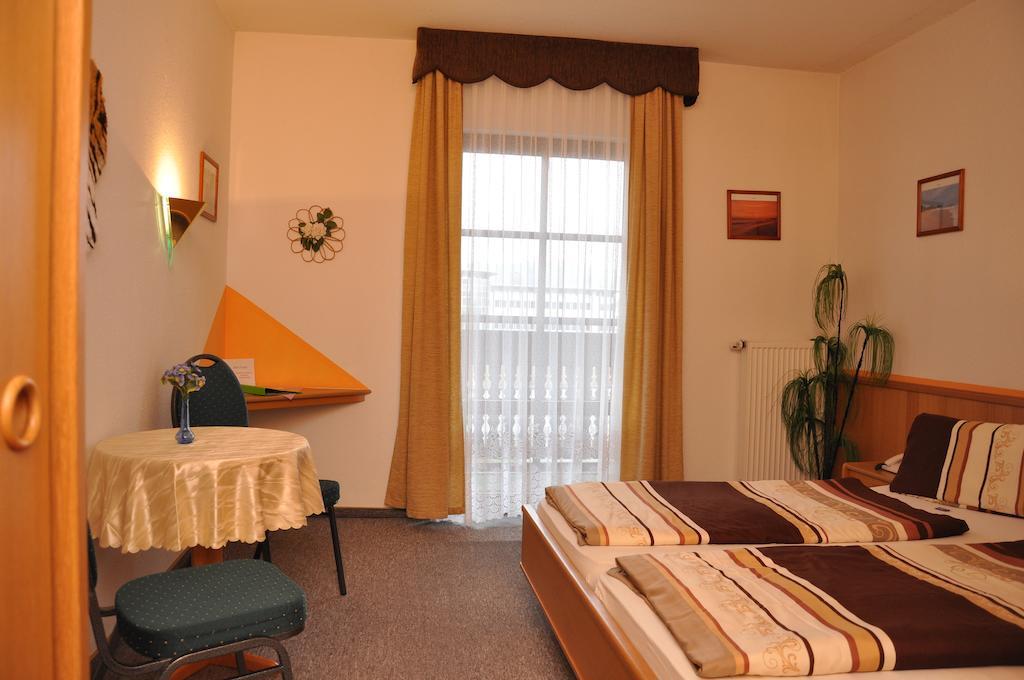 Hotel Fasold Sulzfeld  Oda fotoğraf