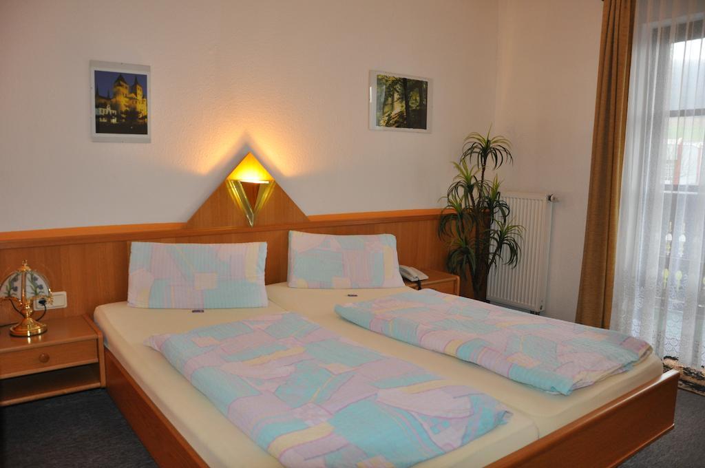Hotel Fasold Sulzfeld  Oda fotoğraf