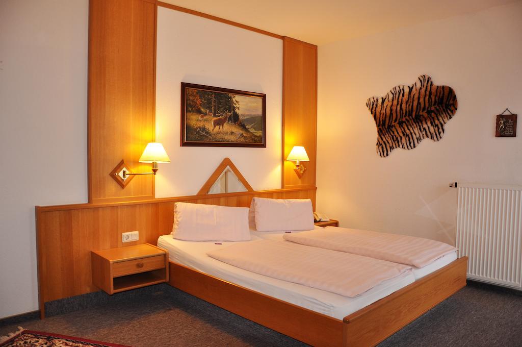 Hotel Fasold Sulzfeld  Oda fotoğraf