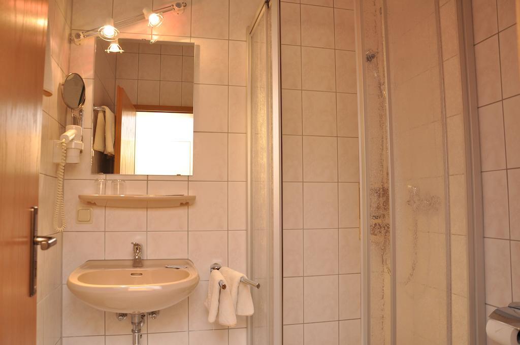 Hotel Fasold Sulzfeld  Oda fotoğraf