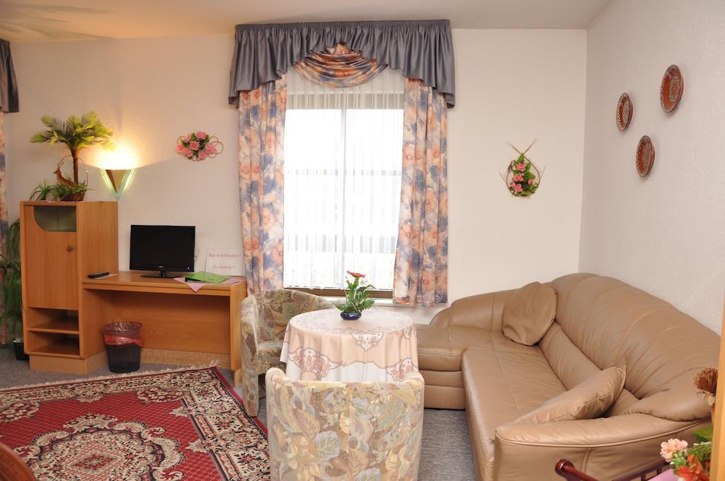Hotel Fasold Sulzfeld  Oda fotoğraf