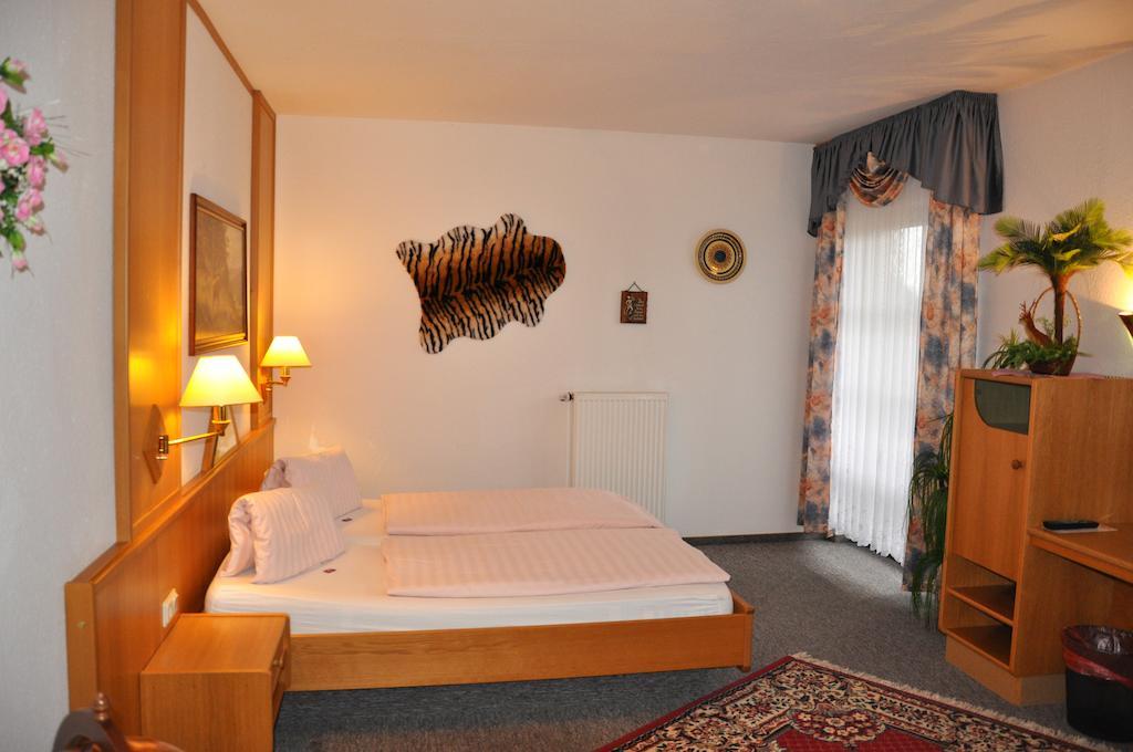 Hotel Fasold Sulzfeld  Oda fotoğraf